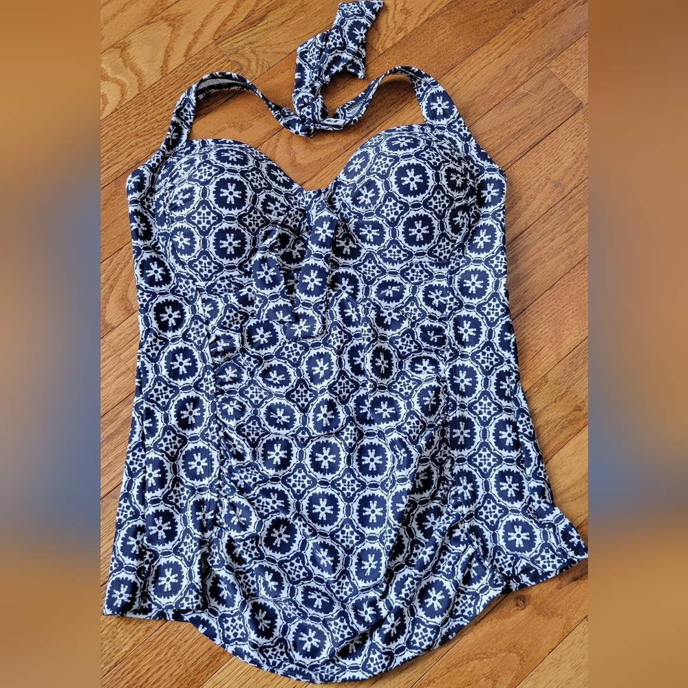 Maternity swim top